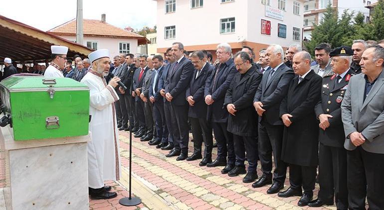 İçişleri Bakan Yardımcısı Çataklının annesi son yolculuğuna uğurlandı