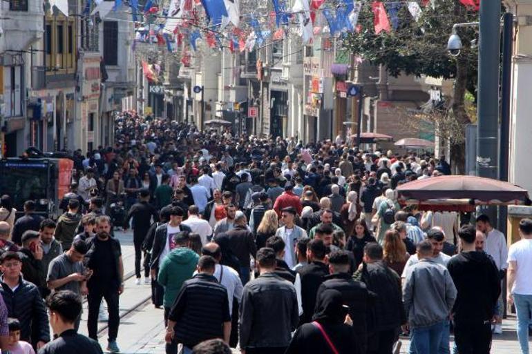 İstiklal Caddesinde bayram yoğunluğu