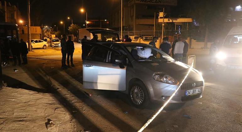 İzmirde 15 yaşındaki sürücünün kullandığı otomobil park halidendeki TIRa çarptı: 1 ölü, 3 yaralı