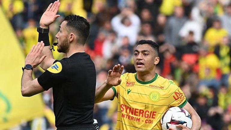 Mostafa Mohamedin takımı Nantesın maçında ilginç olay Hakem canlı yayına bağlandı