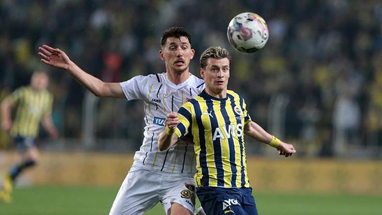 Fenerbahçe-İstanbulspor maçı sonrası topa tuttu: Bavulu toplasa iyi olur