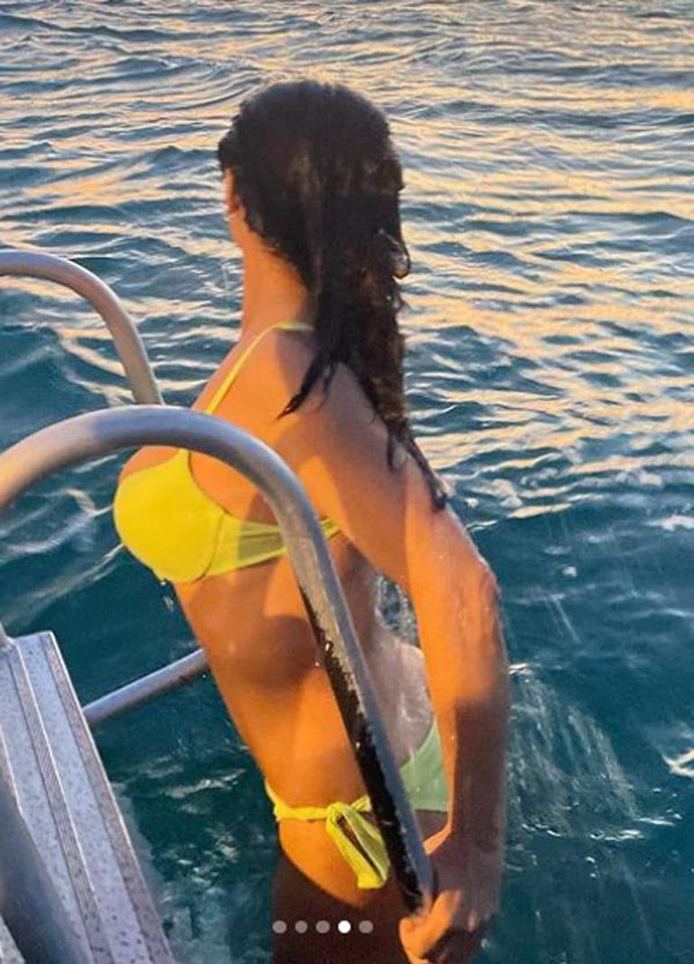 Kim der 56 yaşında diye Salma Hayekin bikinili pozlarına yorum yağdı