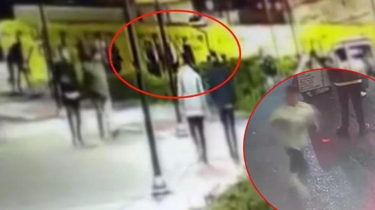 Karaköyde korkunç cinayet Sevgilisiyle banka oturmak isteyen genç bıçaklanarak öldürüldü