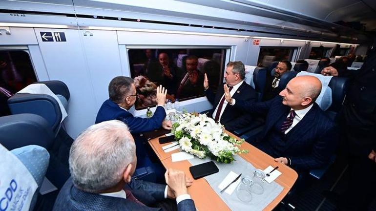 Ankara-Sivas Hızlı Treni ilk seferi için başkentten hareket etti Bakan Karaismailoğlundan önemli açıklamalar