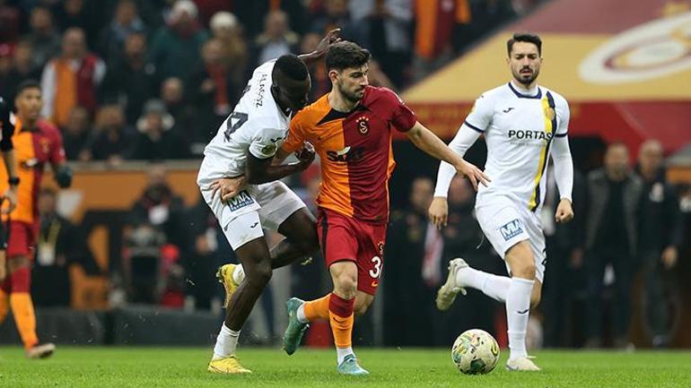 Galatasarayda Yusuf Demir kararı Okan Buruk transfer için onay verdi