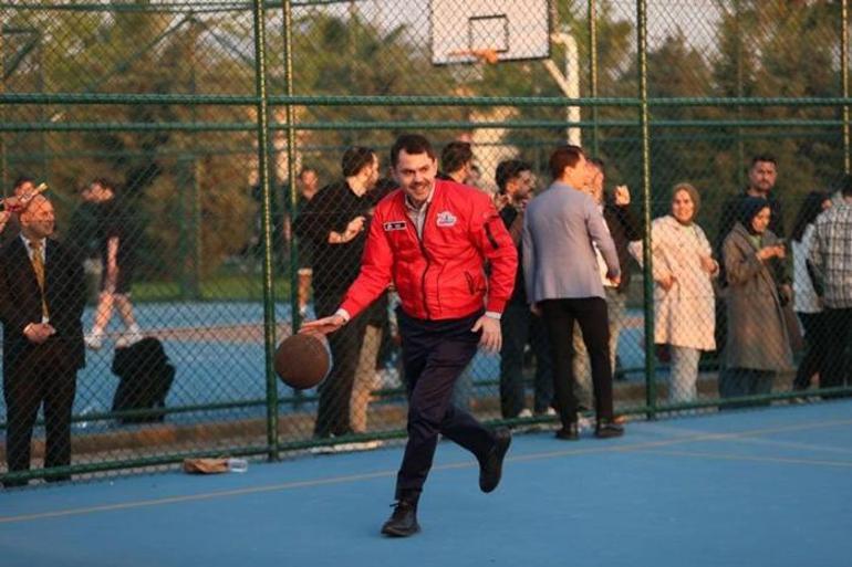 Bakan Kurum gençlerle basketbol oynadı Sizler bizim geleceğimizsiniz