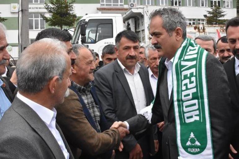 Bakan Özer: Savunma sanayisinin yüzde 80i artık yerli, elbette bu birilerini rahatsız ediyor