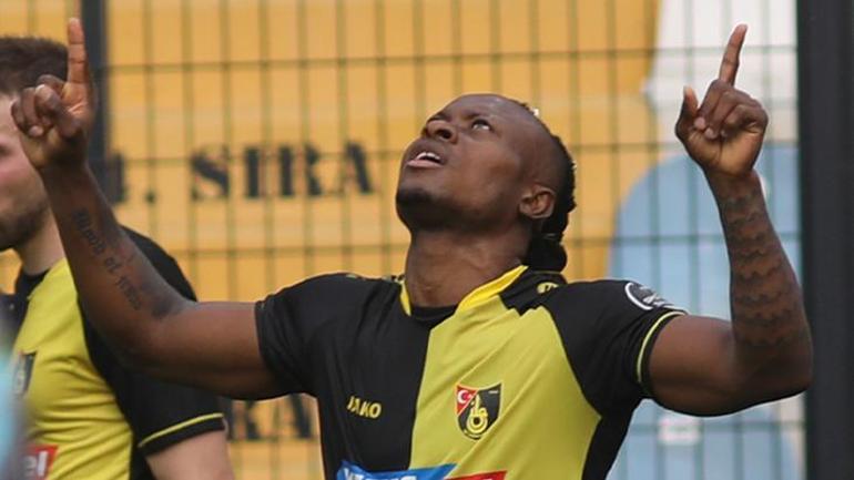 Süper Ligde Emeka Eze fırtınası F.Bahçeyi yıkmıştı, gollerine devam etti