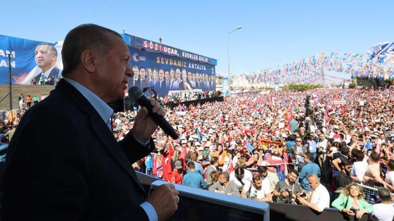Cumhurbaşkanı Erdoğandan Antalyada flaş açıklamalar: Alevi-Sünni diye ayrıma tabii tutanlara lanet olsun