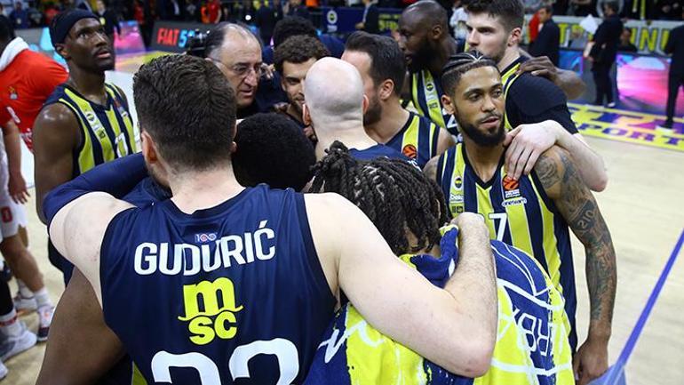 Fenerbahçe Beko, Olympiacosa karşı pes etmedi Dimitris Itoudis taraftarla tartıştı, Kostas Sloukas yıkıldı