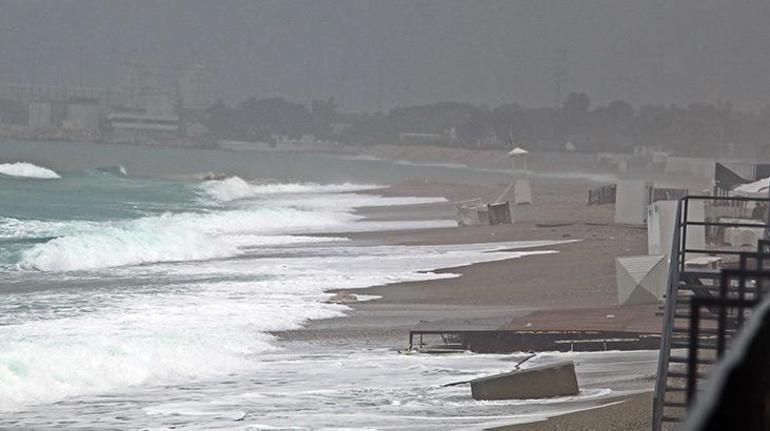 Bugün Antalya Dev dalgalar kuleleri devridi