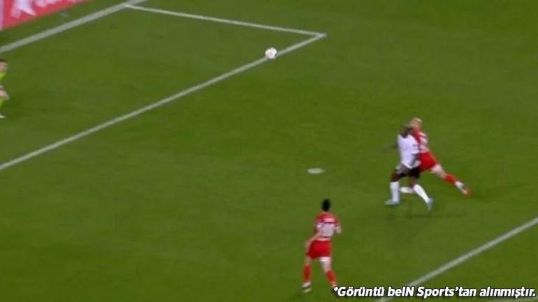 Antalyaspor - Beşiktaş maçında tartışılan penaltı ve kırmızı kart pozisyonu: İhraç edilmesi gerekiyor