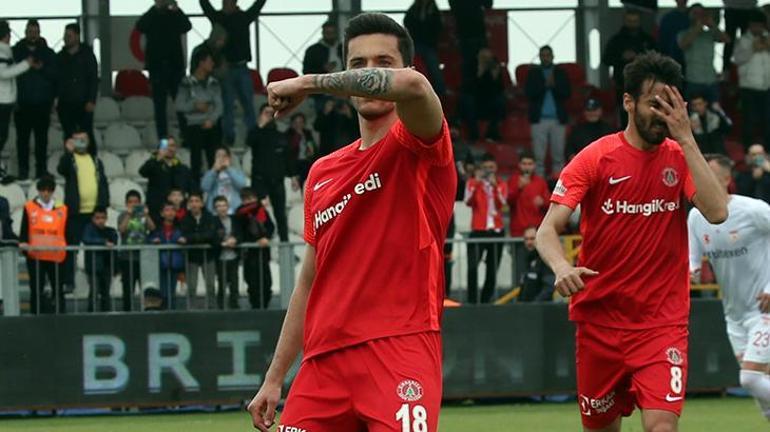 Ümraniyespor-Sivasspor maçında Umut Nayir bir ilki başardı Icardiyi geride bıraktı