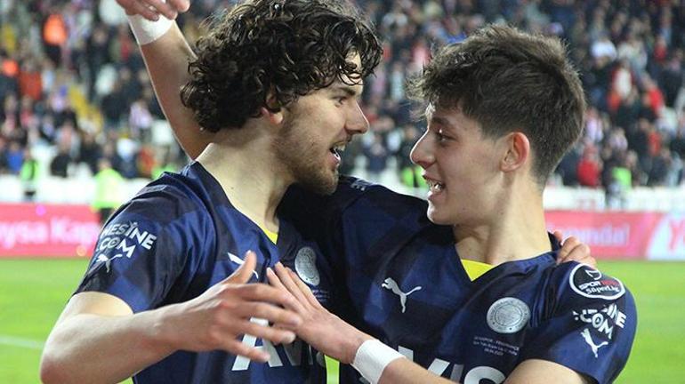 Napoli, Kim Min Jae ve Eljif Elmasın ardından iki Fenerbahçeli yıldızı daha transfer ediyor