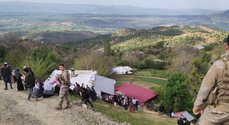 Diyarbakırda minibüs şarampole devrildi Ölü ve yaralılar var