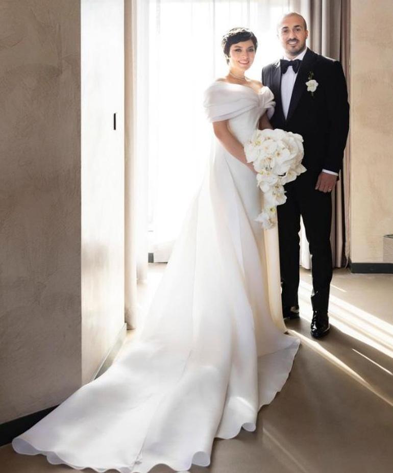 Ezgi Mola ile Mustafa Aksakallı evlendi İşte nikahtan ilk kare