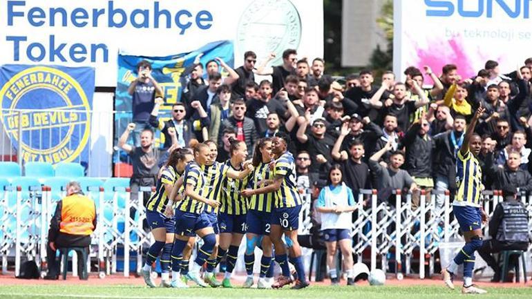 Derbide Galatasarayı yenen Fenerbahçe avantaj yakaladı: 2-0