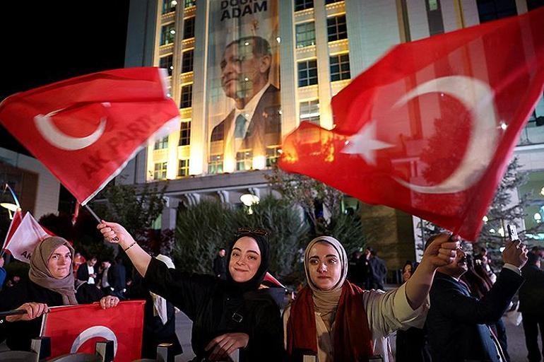 Dünya medyası Türkiye seçimini manşetten verdi Economistten geri adım