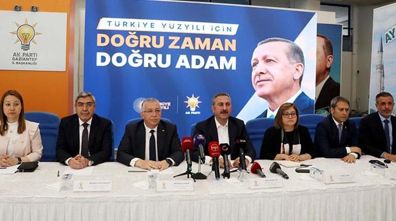 Abdulhamit Gül: Sözde demokrasi dersi verenlere Türkiye sandıkta cevap verdi