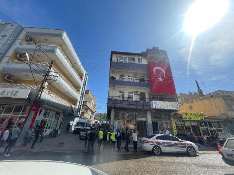 Şehidin anne ve babası, acı haberi Şırnak yolunda aldı