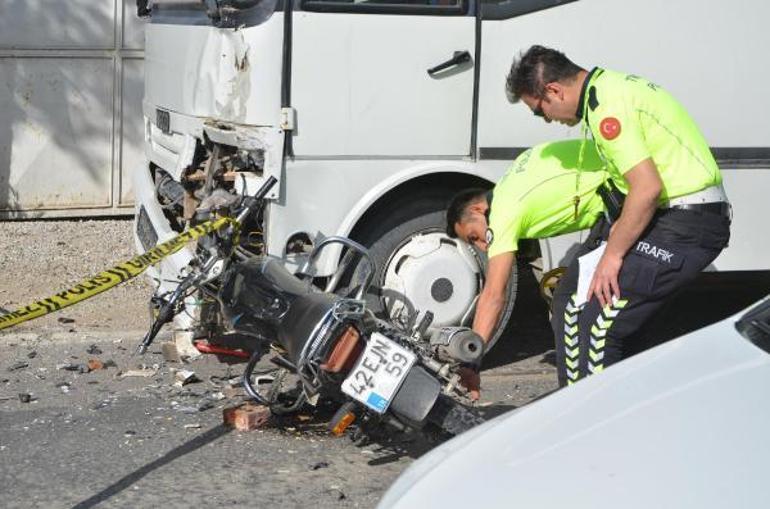 Konyada midibüs ile çarpışan motosikletteki 2 liseli öldü