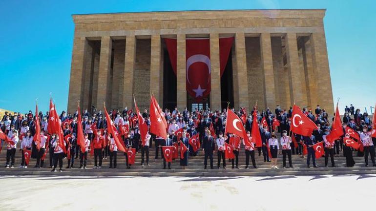 19 Mayıs Atatürkü Anma, Gençlik ve Spor Bayramı tüm yurtta kutlanıyor