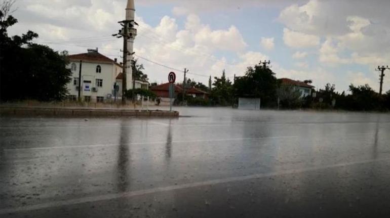 Anadoluda sel ve fırtına bir arada 24 kentte alarm