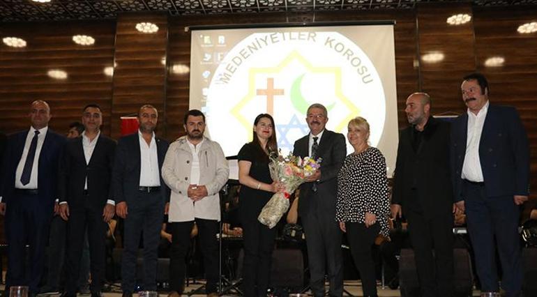 Antakya Medeniyetler Korosu Vanda konser verdi