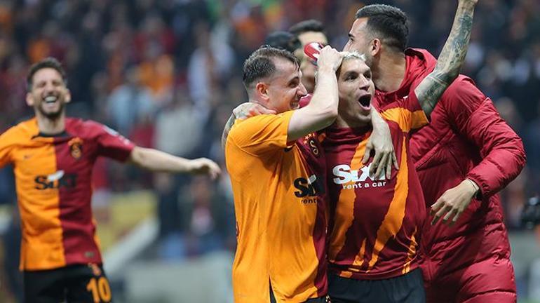 Galatasaraydan transfer taarruzu Canlı yayında duyurdu: Net bir bilgi olarak verebiliriz