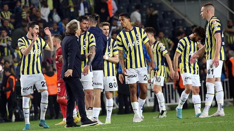 Fenerbahçe-Sivasspor maçının ardından Jorge Jesus futbolcularına sinirlendi Soyunma odasına gitti