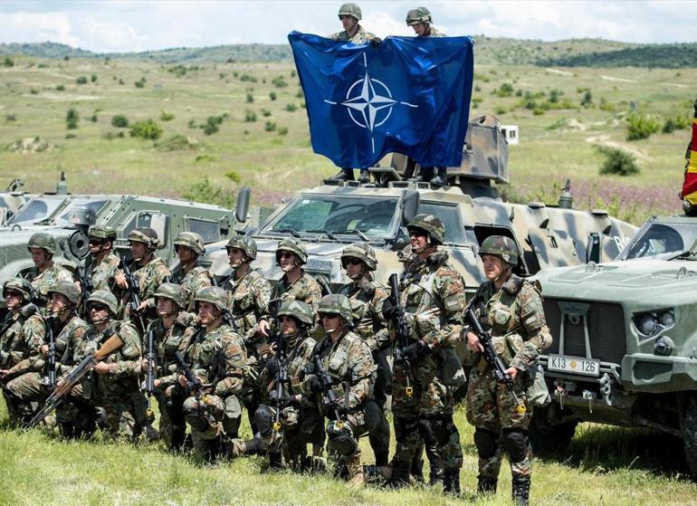 Balkanlar alev alev Kosovada NATO askerlerine saldırı