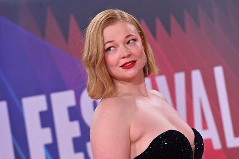 Succession’ın yıldızı Sarah Snook anne olduğunu duyurdu