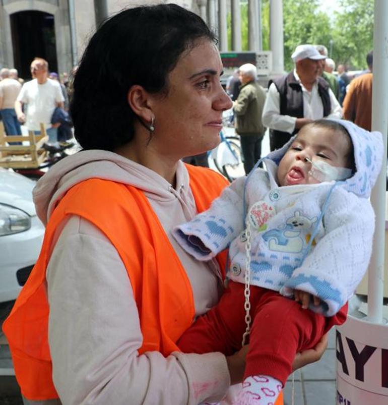 Kendisi gibi SMAlı ikizi depremde ölen Aybüke bebeğin kampanyası yüzde 5te kaldı