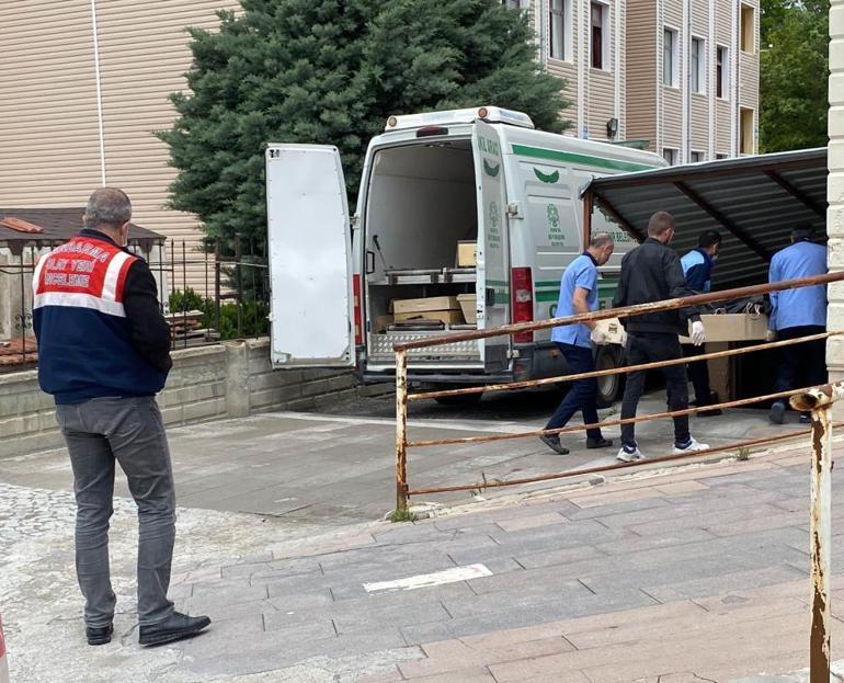 Konyada yol kenarında naylona sarılıp yakılmış 2 ceset bulundu