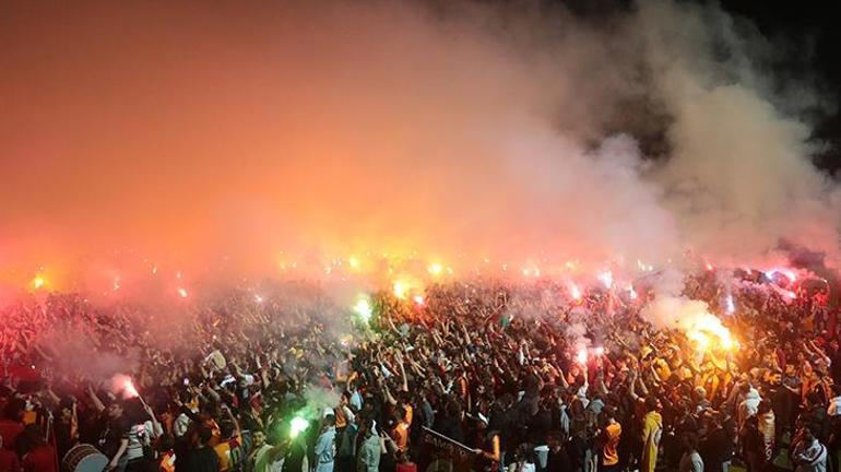Galatasaraydan Fenerbahçeye özel şampiyonluk kutlaması Dikkat çeken Mauro Icardi detayı