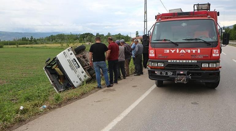 Tokatta kaza Tarım işçilerini taşıyan midibüs devrildi