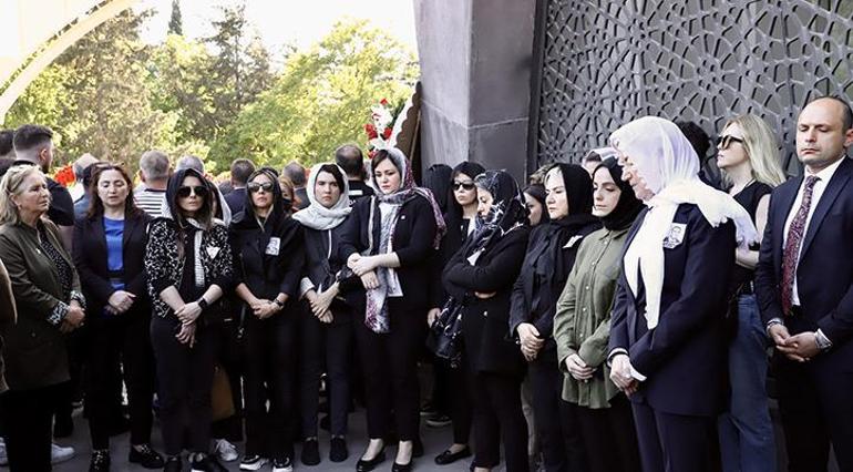 Akşener, İYİ Parti İstanbul İl Başkan Yardımcısı Çamlıgüneyin cenazesine katıldı