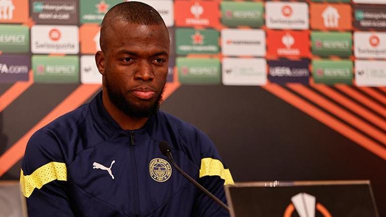 Enner Valencia imzayı atıyor Transfer için tarih verdiler