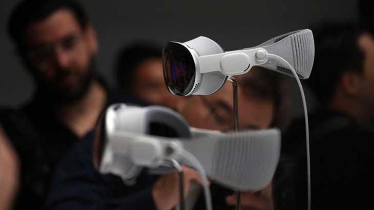 Zuckerbergden Appleın yeni ürünü Vision Pro için ilk yorum