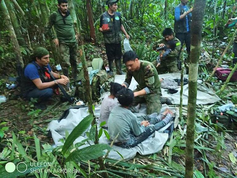 Düşen uçaktaki çocuklar 40 gün sonra ormanda canlı bulundu Huitoto mucizesi, dünya şaşkın