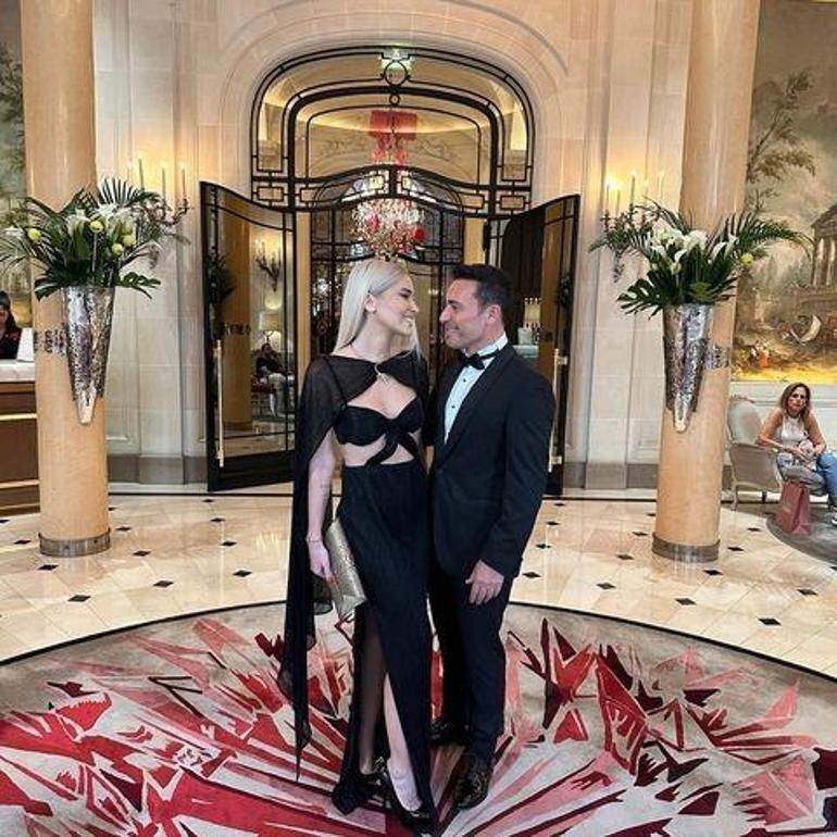 Mustafa Sandal ile Melis Sütşurup birinci evlilik yıl dönümünü Pariste kutladı