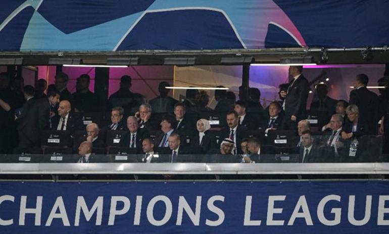 Cumhurbaşkanı Erdoğan, Şampiyonlar Ligi maçını statta takip etti