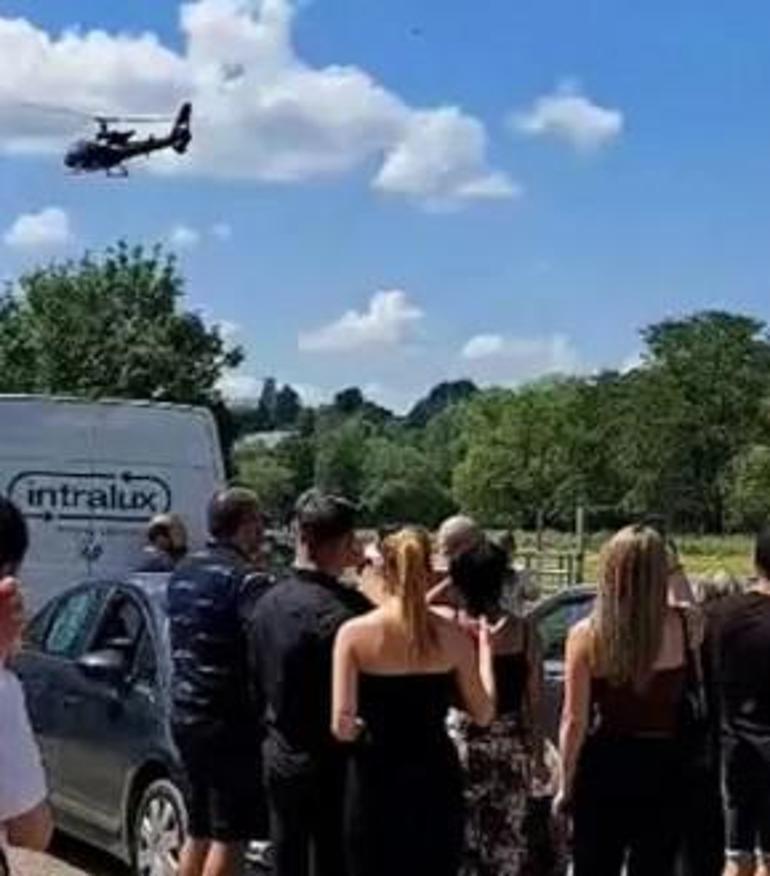 Helikopter gelince herkes şok oldu Dünyanın konuştuğu cenaze töreni