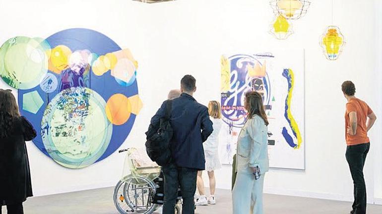 Art Basel’de artık sanat konuşulacak mı