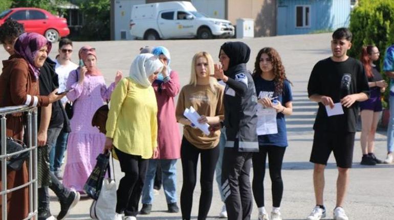 Sınav saatini kaçıran aday güvenlik görevlisine bela okudu