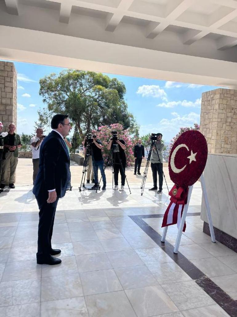 Cumhurbaşkanı Yardımcısı Yılmaz, Fazıl Küçük Anıtını ziyaret etti