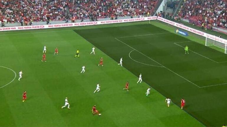 Eski hakem, Milli Takımın iptal edilen golünü değerlendirdi İlk skandalı değil, Fenerbahçeyi galibiyetten etmişti
