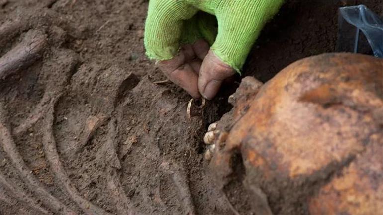 Tarihi fotoğraf 1300 yıl önce ölen kadın canlandı
