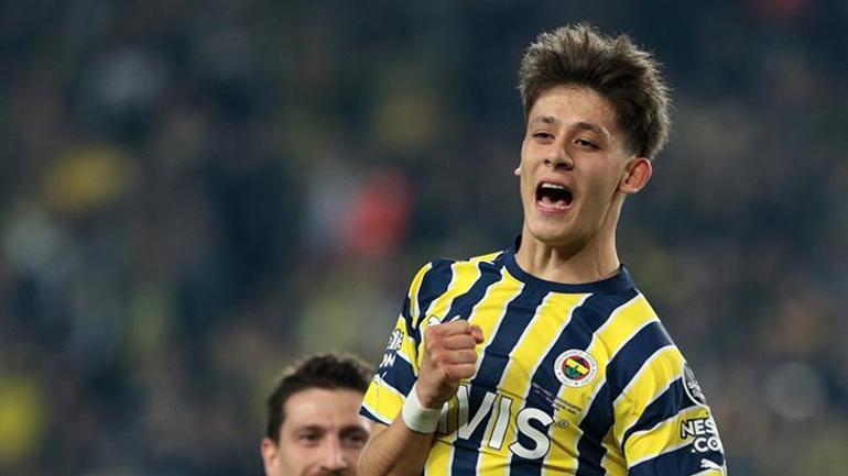 Fenerbahçenin forma lansmanında Ali Koçtan Arda Gülere sözleşme çağrısı