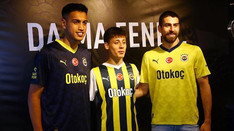 Fenerbahçenin forma lansmanında Ali Koçtan Arda Gülere sözleşme çağrısı